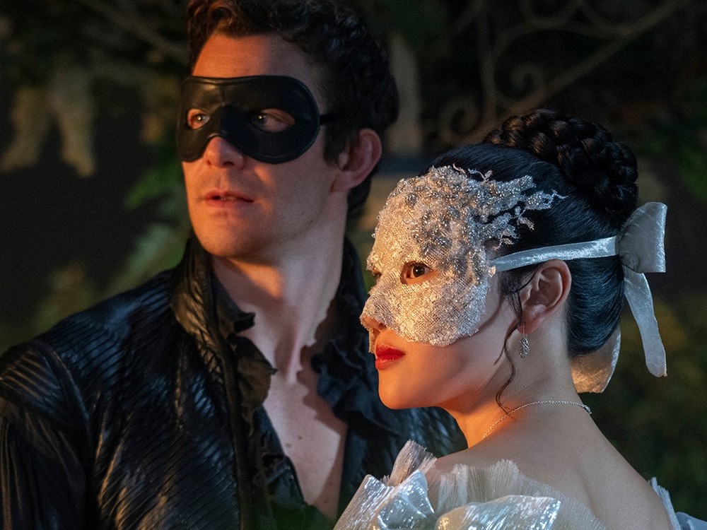 Fanúšikovia Bridgertonu šalejú: Nová séria začína ako Popoluška, no skončí úplne inak