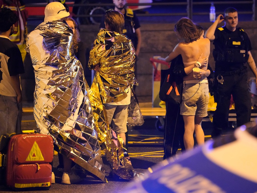Útočníka, ktorý v Berlíne vrazil autom do davu ľudí, polícia vypátrala a zastrelila