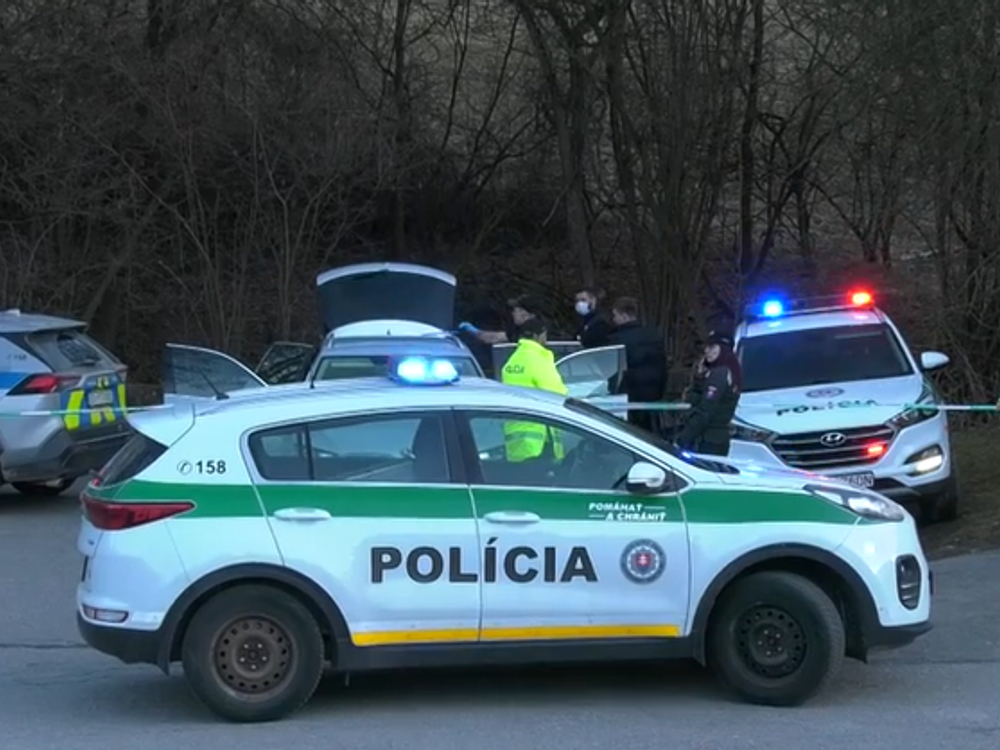 Muž sa na parkovisku vyzliekol do naha a dobodal sa. Na mieste vykrvácal