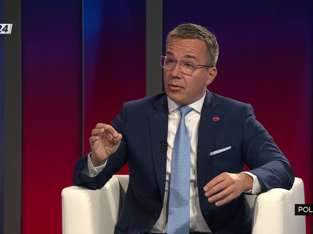 Politika 24: Časť deficitu Sociálnej poisťovne tvorí 13. dôchodok, priznal Erik Tomáš