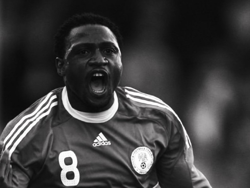 Futbalistovi sa počas zápasu zastavilo srdce