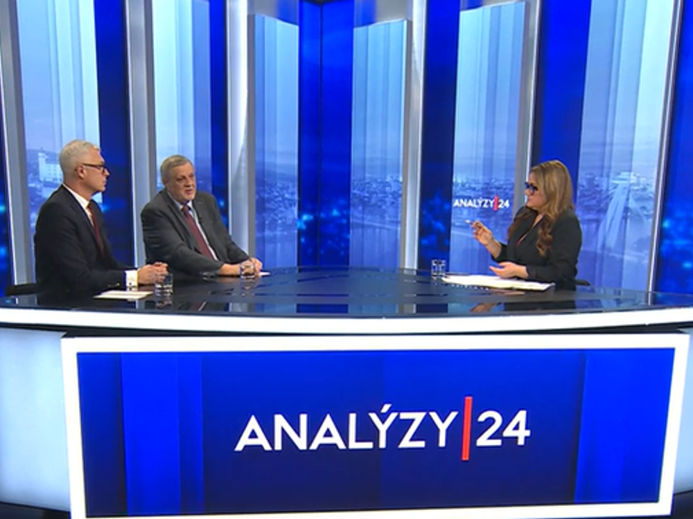 Korčok hovorí o izolácii Slovenska, Kubiš ju spochybňuje. Volá ale po lepšej komunikácii