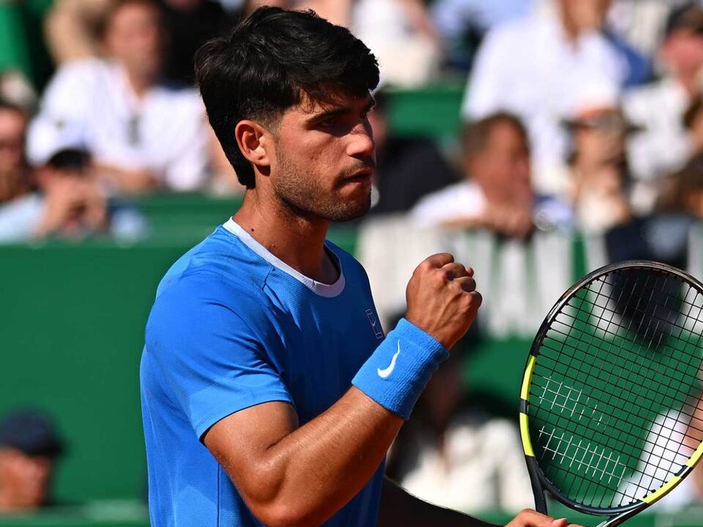 ALCARAZ nedopustil prekvapenie, čaká ho obhajoba titulu