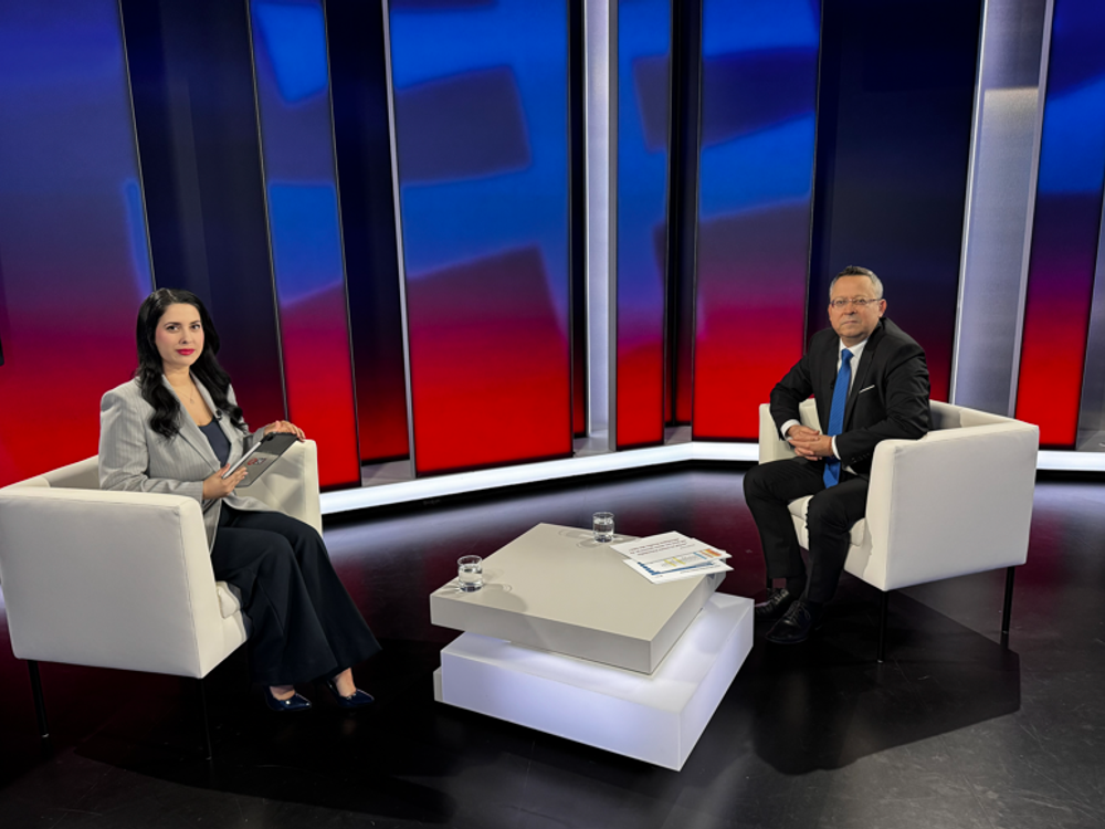 Politika 24: Transakčná daň sa rušiť nebude. Kamenický zmenu odmieta