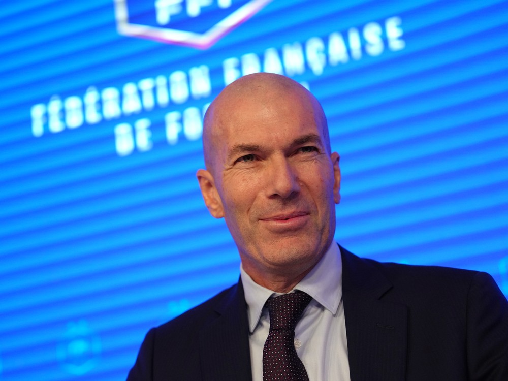 Francúzov povedie ZIDANE, nového trénera majú aj Taliani