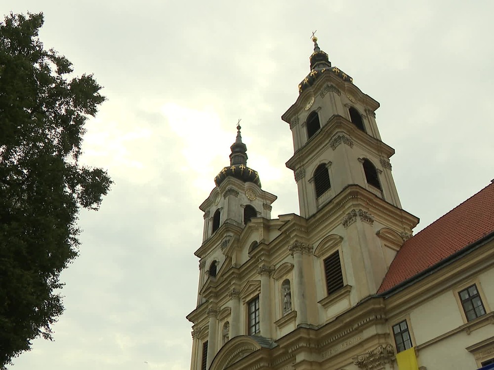 Šaštín spája Slovensko. Tisíce veriacich hľadajú nádej a vnútorný pokoj