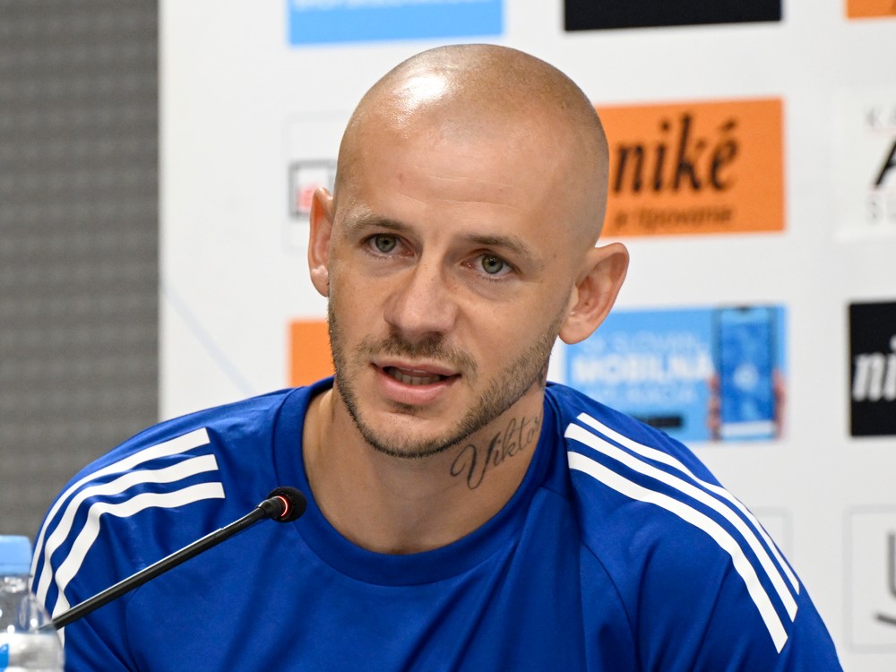 Weiss ml. po prehre v Košiciach v ostrej výmene s fanúšikom. Kamery zachytili slovný konflikt