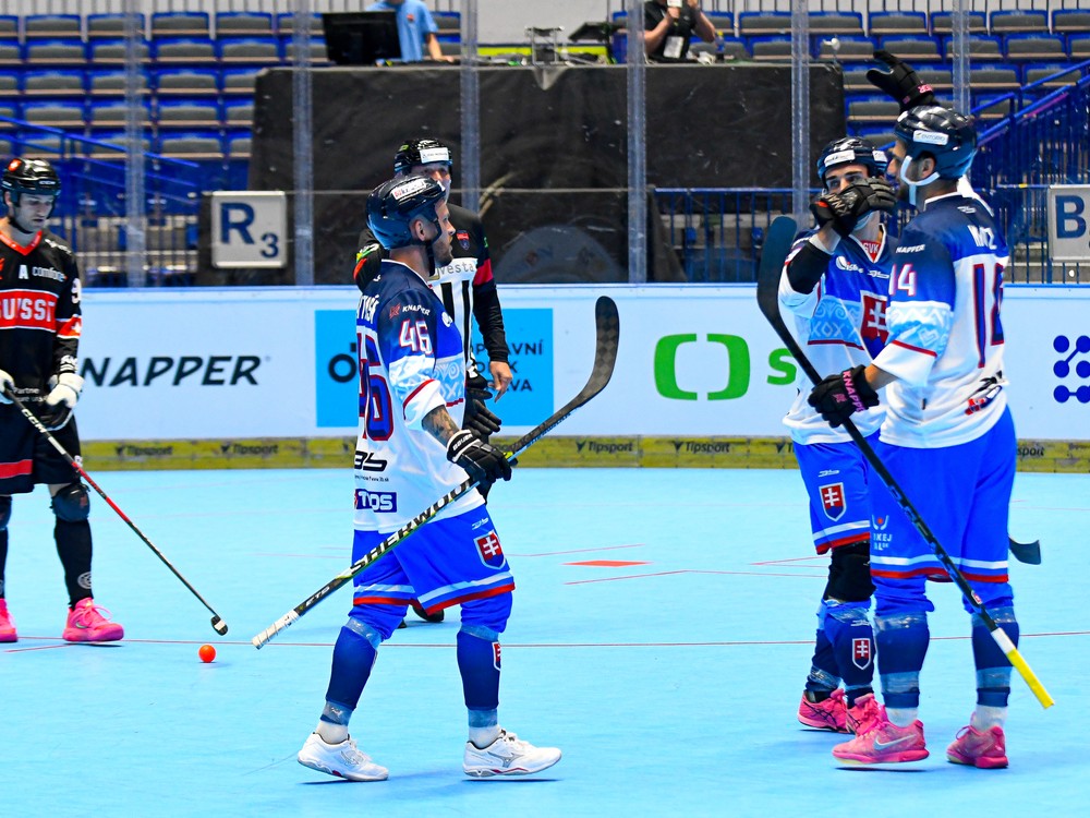Slovenskí hokejbalisti zdolali na úvod MS Švajčiarsko