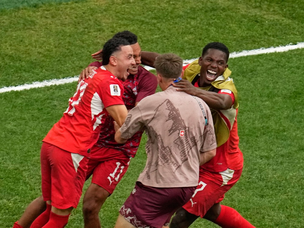 Poslednými štvrťfinalistami MS sú Švajčiari