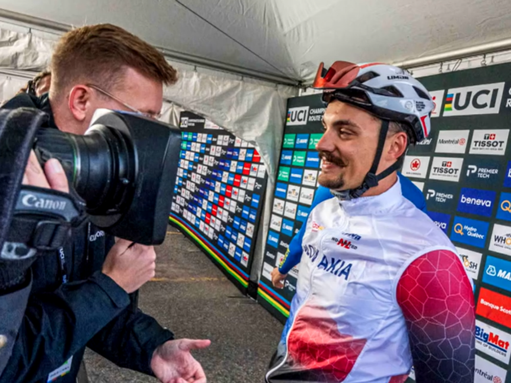 Do Montrealu prišiel ako masér, nakoniec štartoval na bicykli. Kováčik sa stal hitom internetu