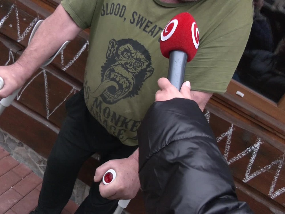 Prehovoril autor statusu so zbraňou pred protestami. Vzduchovku mal vraj na líšku