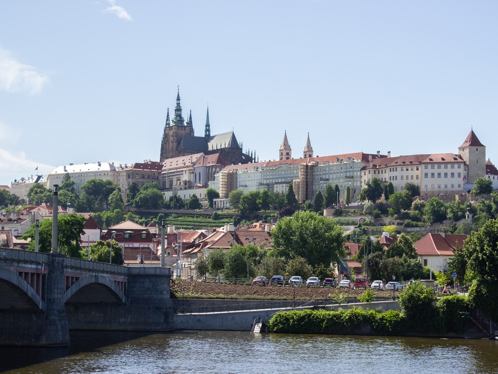 Moskva zverejnila zoznam potenciálnych vojenských cieľov v Európe. Je medzi nimi aj Praha