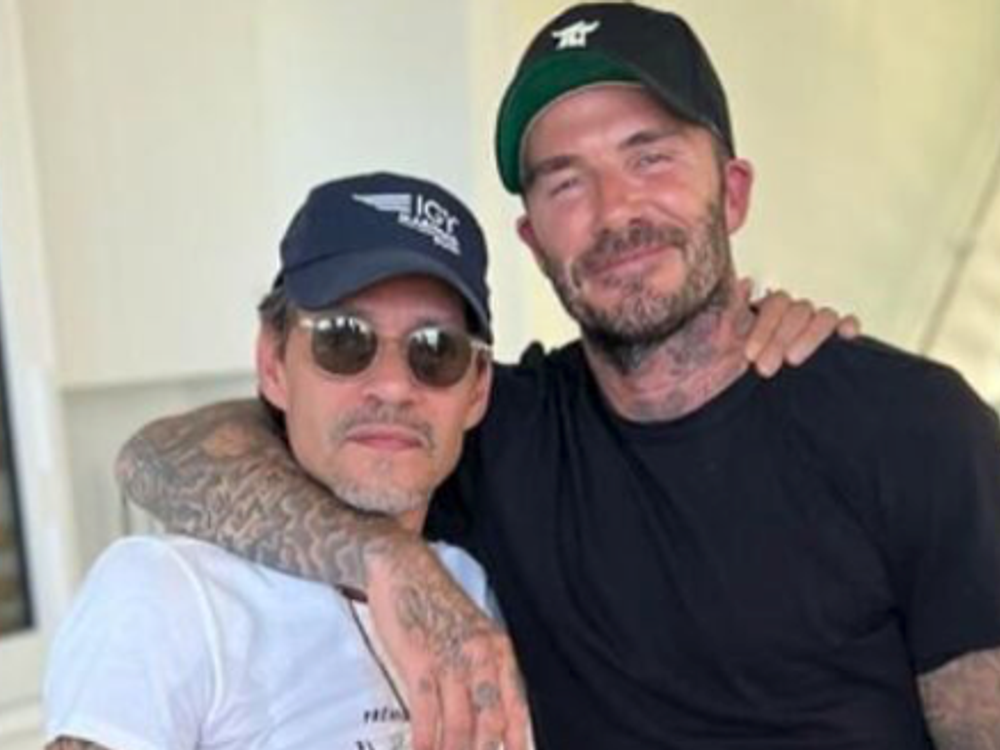 Slávny spevák spojený s TRAPASOM na Brooklynovej svadbe, konečne prehovoril! TAKTO to bolo!