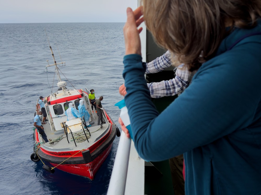 Výletná loď s výskytom hantavírusu dorazila na Tenerife, pasažierov čaká repatriácia