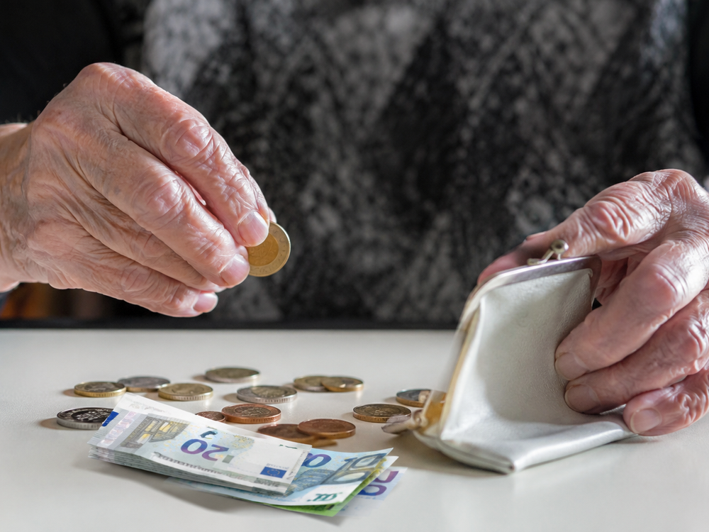 Sklamaní pracujúci dôchodcovia: Vyššie odvody nemusia znamenať výrazné zvýšenie penzie