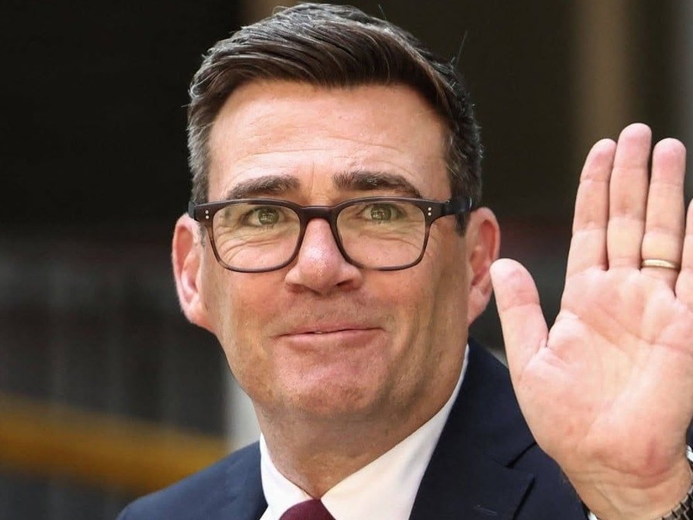 Burnham: Brexit priniesol Británii viac škody ako úžitku
