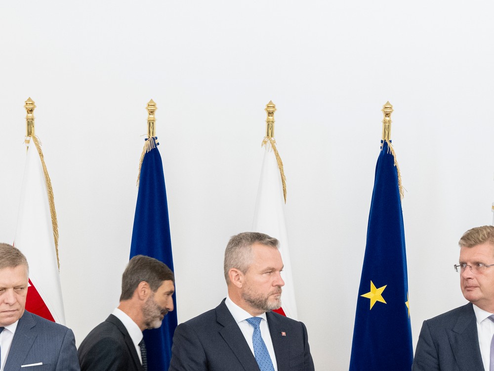 Predvolebná pomoc z Ruska? Opozícia žiada celú pravdu od Pellegriniho, Fica aj Blanára