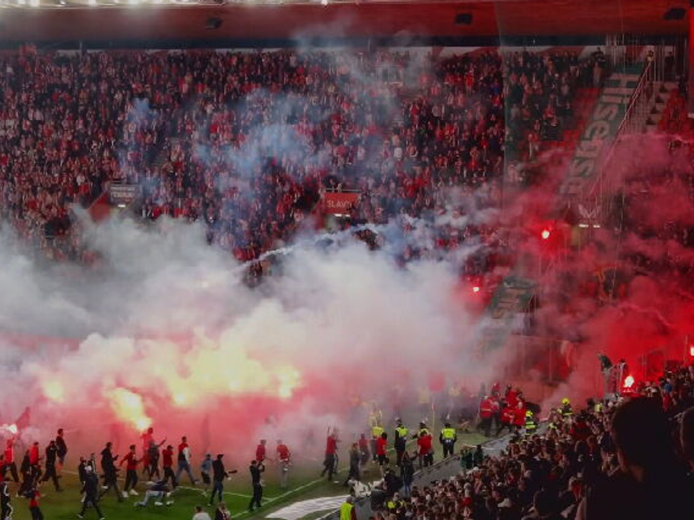 Prerušené pražské derby medzi Slaviou a Spartou: Podľa bývalého člena ultras bol útok naplánovaný