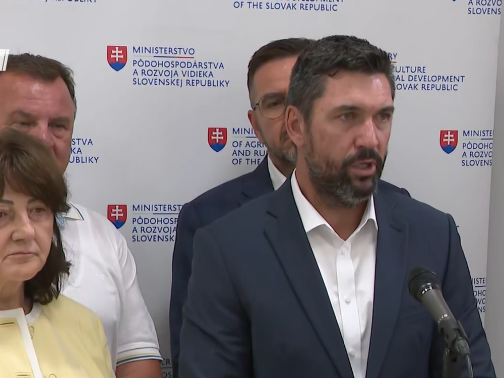 Takáč: Diskutujeme o možnom zákaze vývozu krmovín zo Slovenska. „Situácia je kritická“