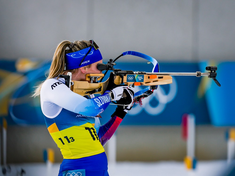 Slovenskí biatlonisti v miešanej štafete medzi poslednými