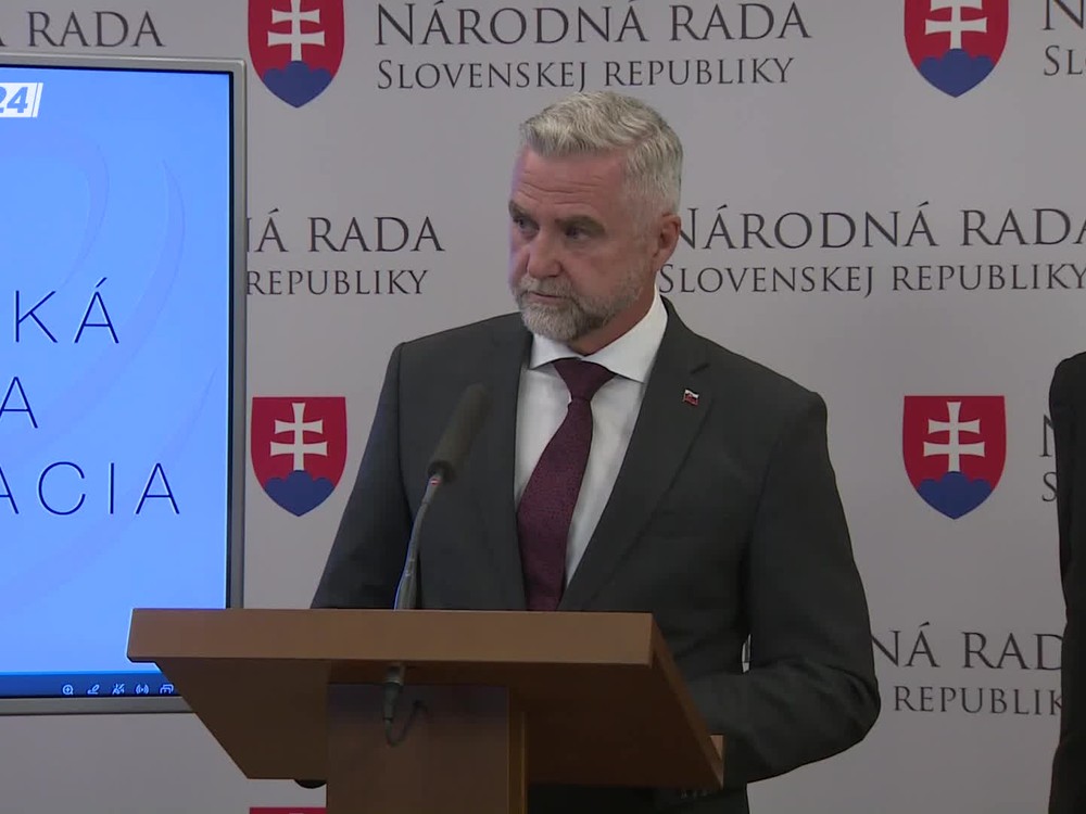 Gašpar: Transakčná daň sa ako celok nezruší. Premiér si otestoval reakciu kritikov