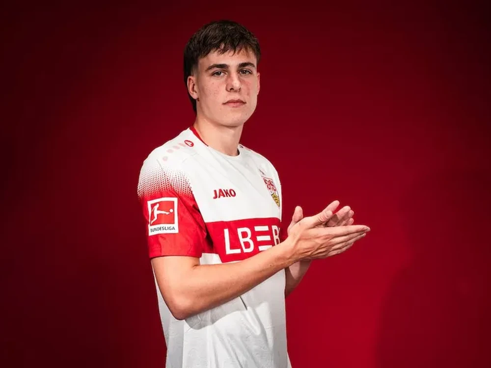 SAUER prestúpil do bundesligového Stuttgartu