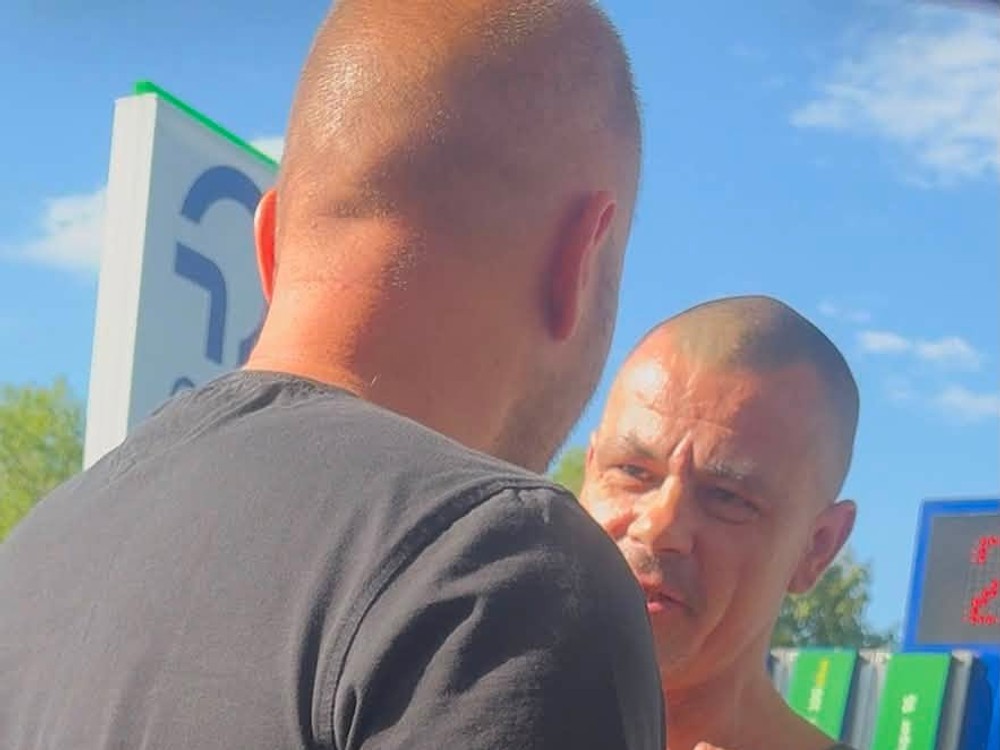 Útok na ex-ministra Naďa: Na benzínke v Senci ho napadol agresívny muž s cigaretou