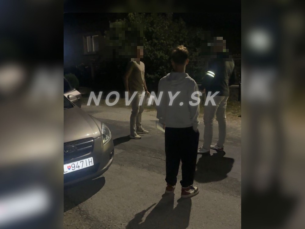 Incident pred školou v Čeľadiciach má dohru. Polícia 18-ročného Erika zadržala a obvinila