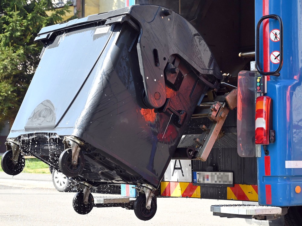 „Ani bohatým smeti nesmrdia.“ Odpadársky biznis láka investorov stabilnými výnosmi