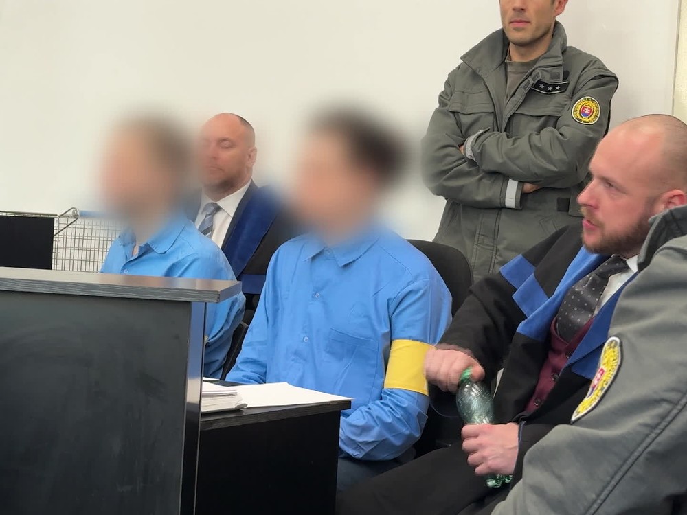 Kauza drog v budove STVR: Obžalovaní z drogovej trestnej činnosti sa postavili pred súd