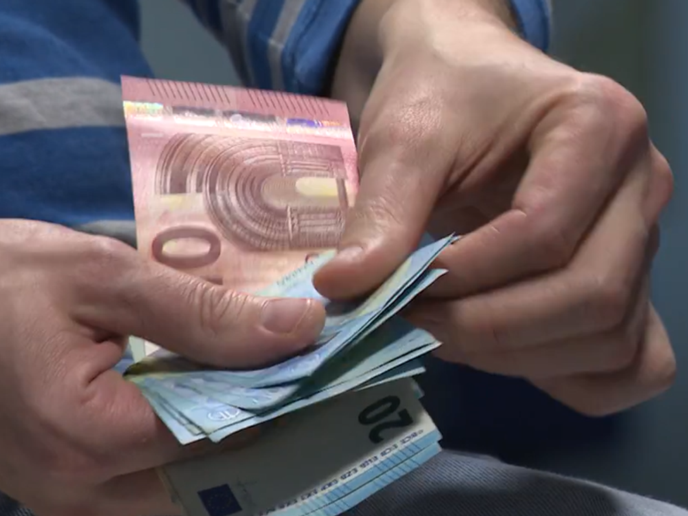 Dovolenky sa nedočkali. Žena z cestovky obrala klientov o milióny