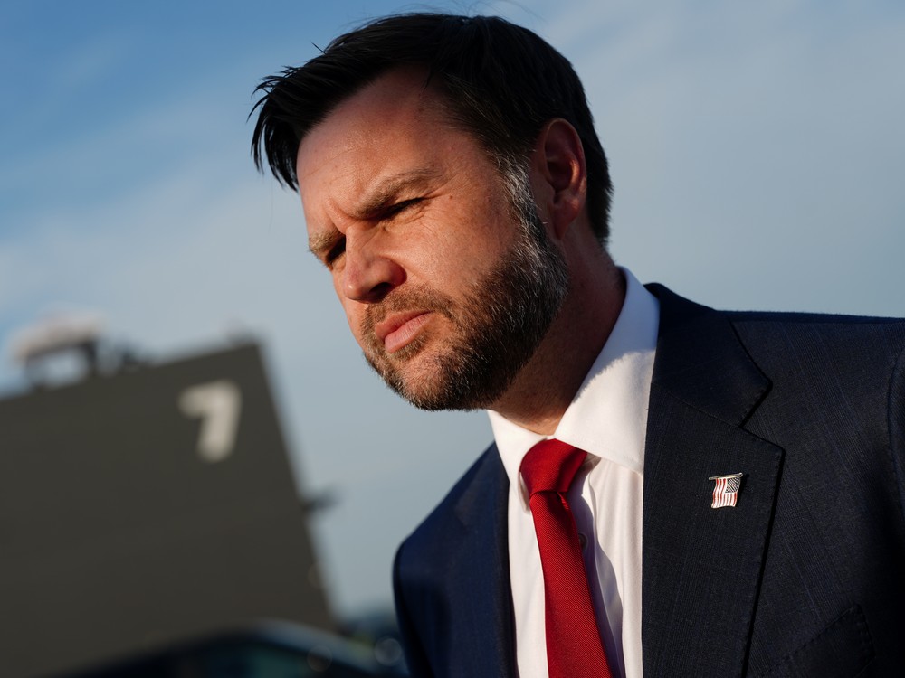 Magazín zverejnil 10 rokov starú esej viceprezidenta J. D. Vancea. Trumpa prirovnával k heroínu