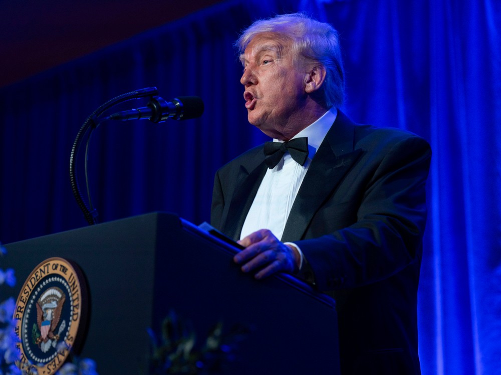 Nové vedenie Iránu žiada Spojené štáty o prímerie, tvrdí Trump