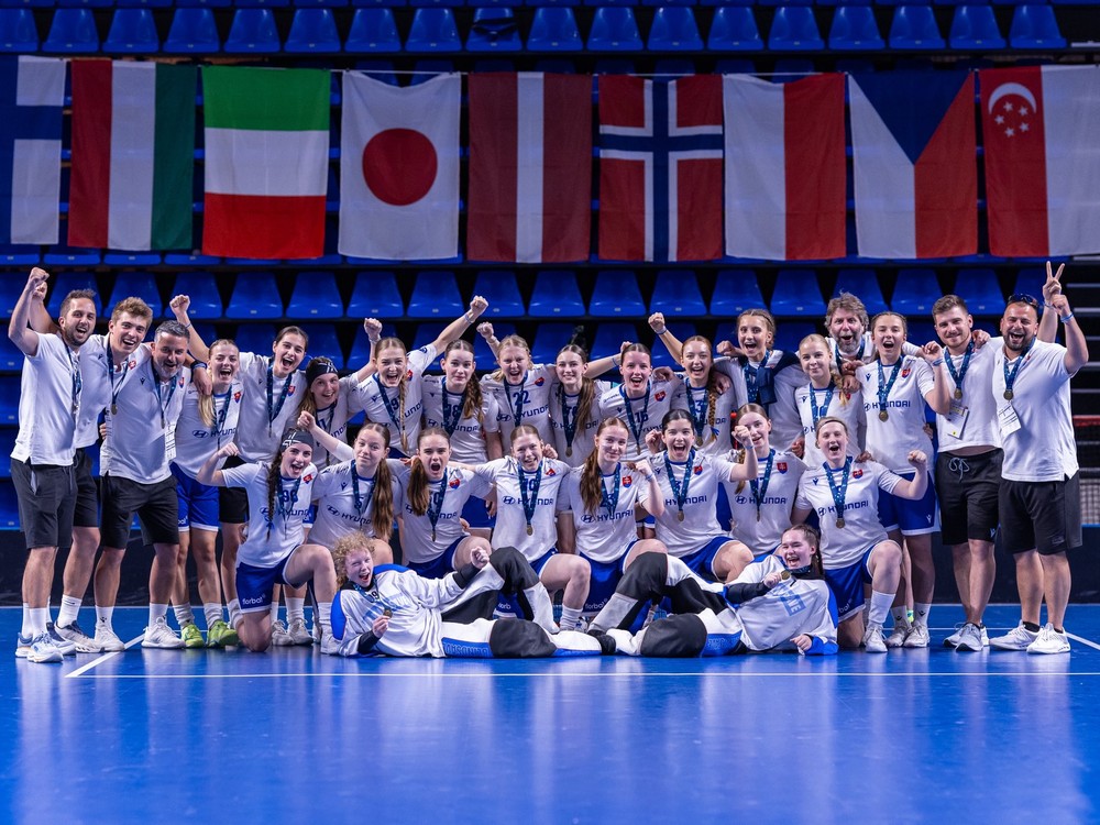 Slovenské florbalistky PIATE na svete