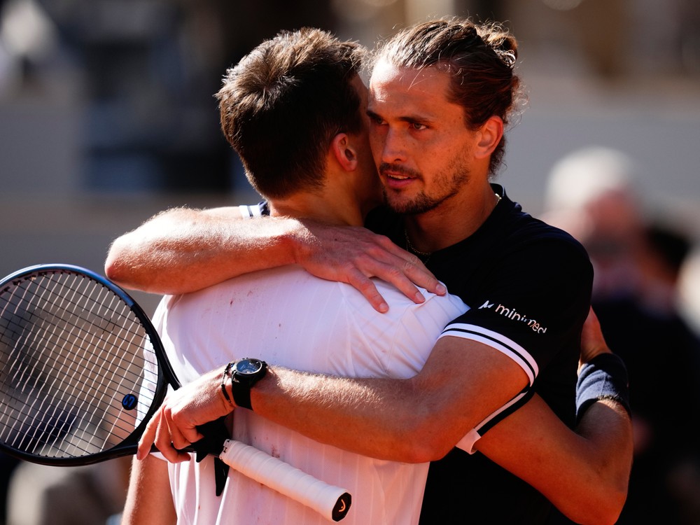 Cesta MENŠÍKA na Roland Garros končí, ZVEREV prvým finalistom