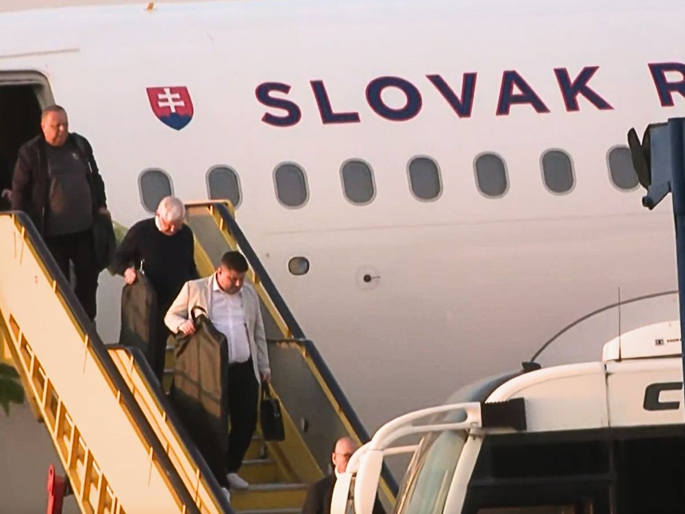 Vládny špeciál s delegáciou z Vietnamu pre poruchu skončil v Kazachstane. Jej členovia smerovali do Bratislavy "na vlastnú päsť"