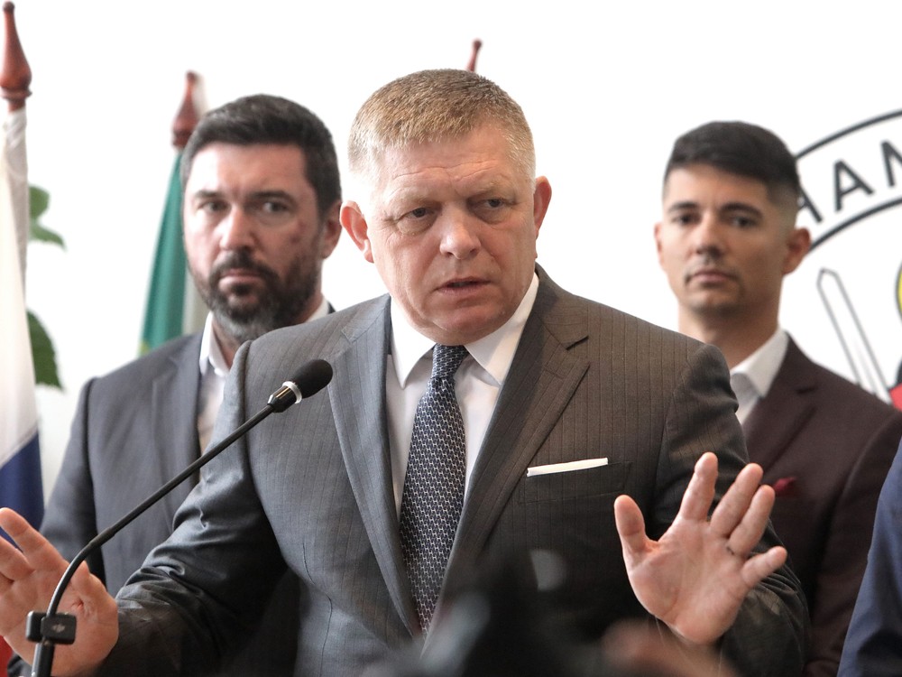 Fico ku „kauze langošov“: Je to blbosť, predajcovi sa treba ospravedlniť