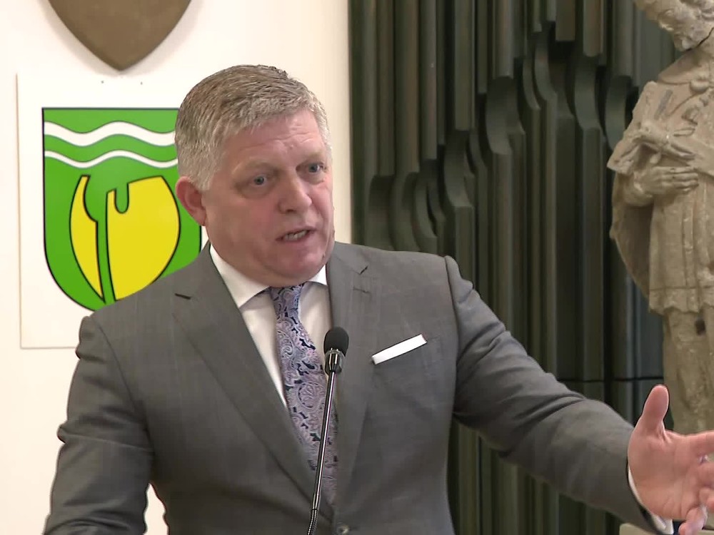 ÚBOK preveruje Fica pre vlastizradu, podnet podal Gröhling