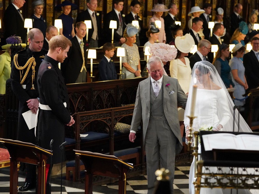 Osem rokov po svadbe Harryho a Meghan spravil kráľ Karol III. krok, ktorý ich musel zabolieť!