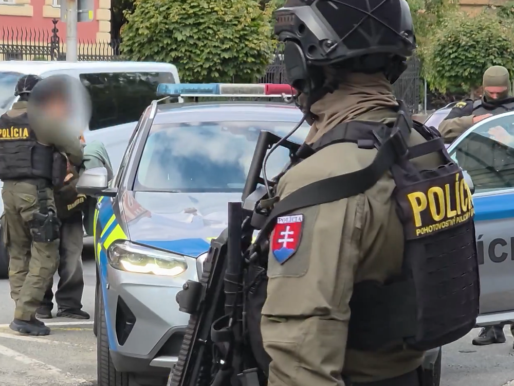 Plánovali vraždu spolužiaka: Súd poslal do väzby dvoch 15-ročných mladíkov