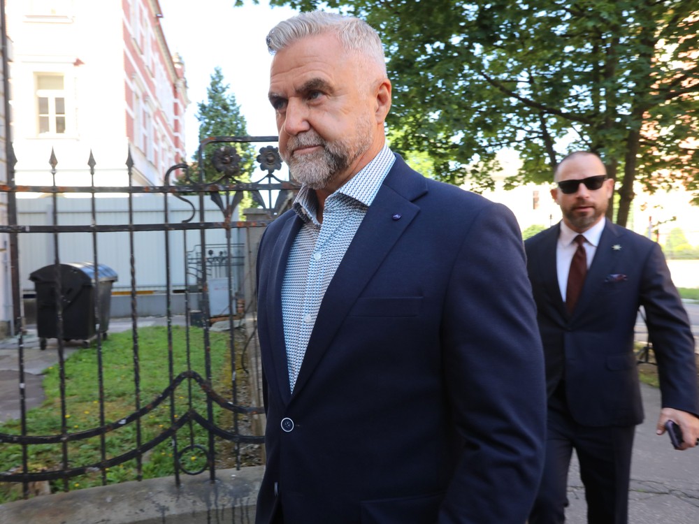 Mal by Tibor Gašpar odstúpiť pre kauzu Očistec? Prieskum JOJ 24 ukázal, že Slováci v tom majú jasno