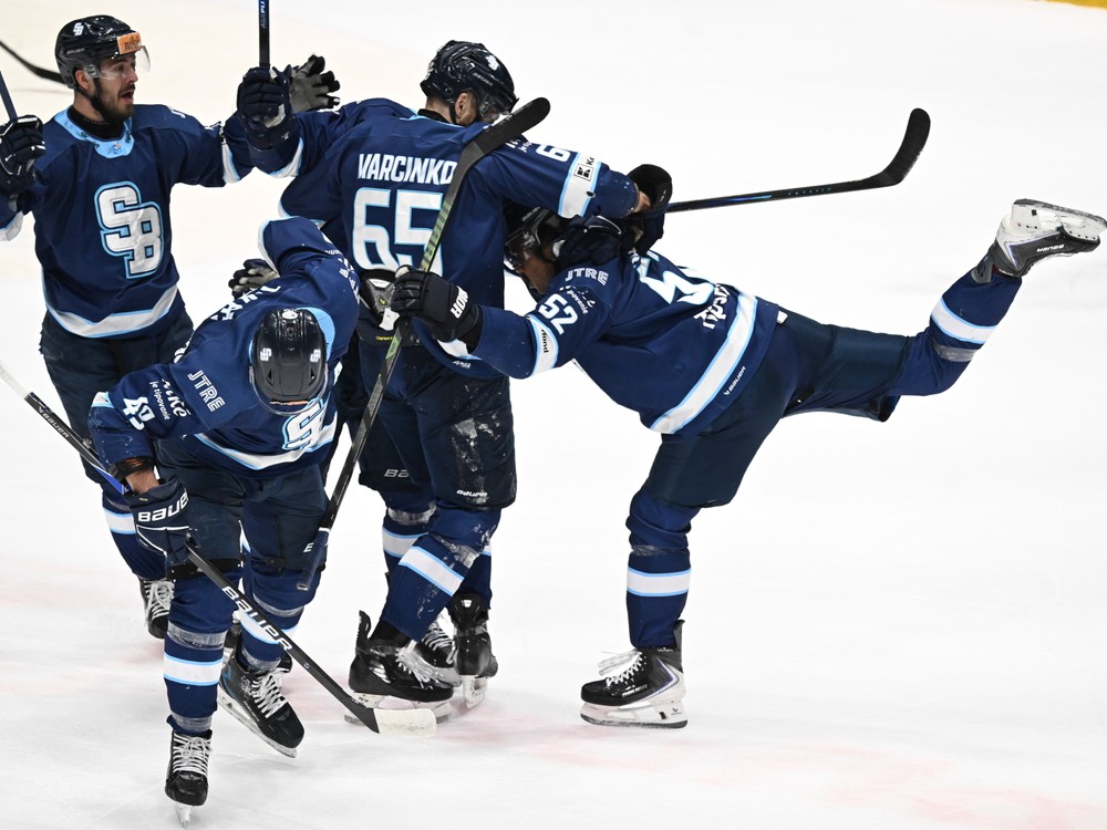 Štvrtý finálový zápas rozhodli až samostatné nájazdy