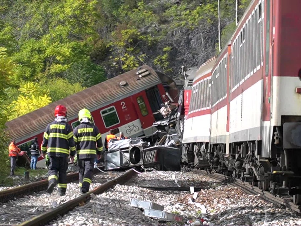 Vodič vlaku mal zapnutý YouTube, uviedol minister Ráž. Vláda avizuje zmeny v odškodnení