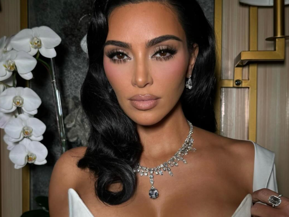 Nový románik na obzore? Kim Kardashian sa ukázala po boku hviezdy Formuly 1!