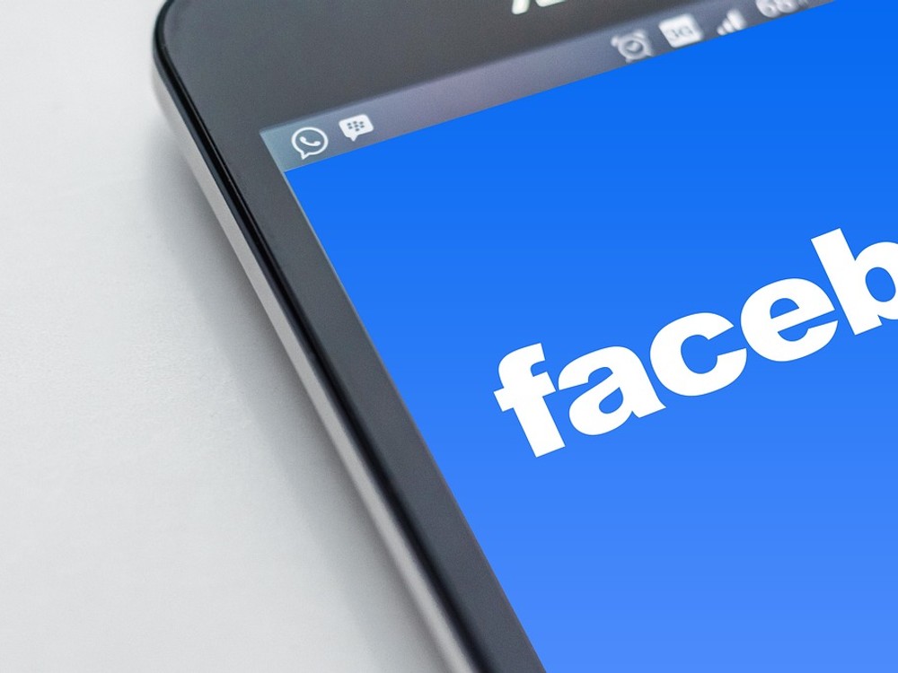 Facebook postihol výpadok. Používatelia sa nemôžu dostať k svojim účtom