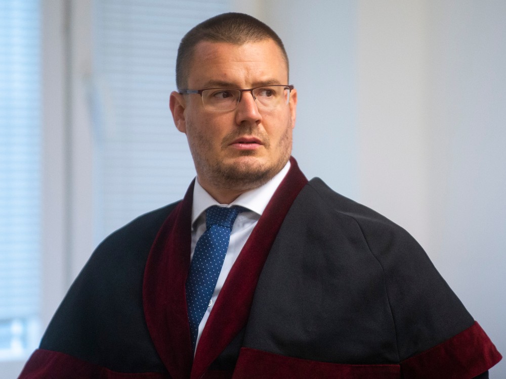 Po akcii Kajúcnik prepustili viacerých zadržaných. Na slobode je aj prokurátor Šúrek