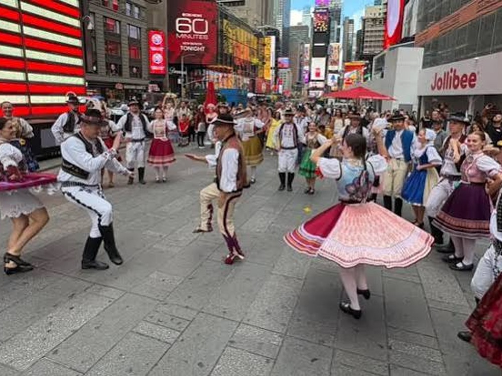 Foklórny súbor VRANOVČAN tancoval v srdci New Yorku
