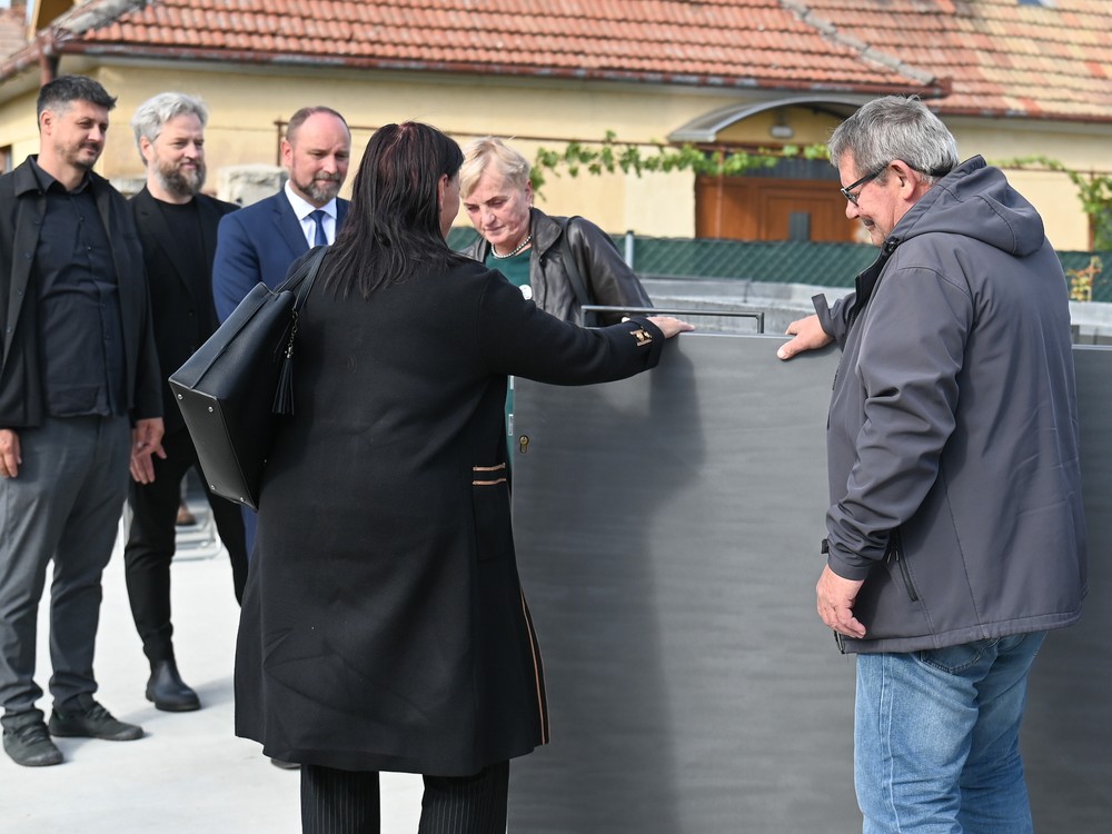 Vo Veľkej Mači otvorili Pamätník slobody slova