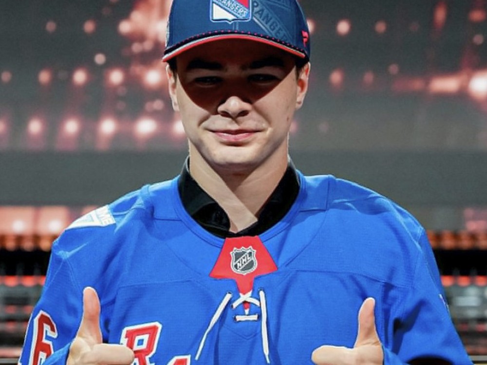 CHRENKO si na NHL musí počkať, sezónu odohrá doma