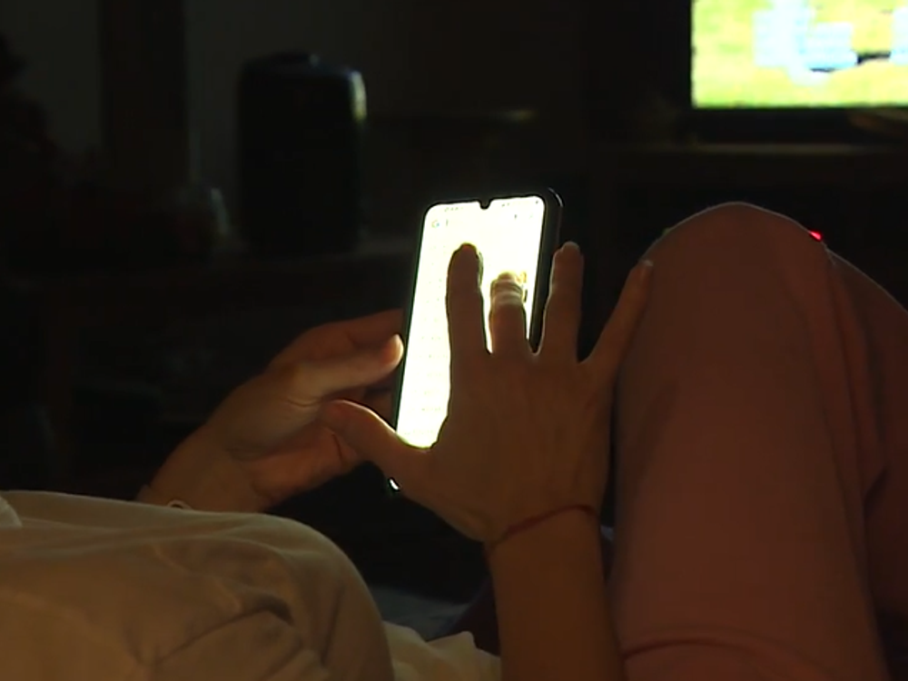 Polícia upozorňuje na podvodníkov s SMS správami. Nalákajú vás na daňový preplatok